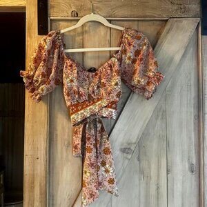 Junior's Milk and Honey Floral Crop Top, Size XS